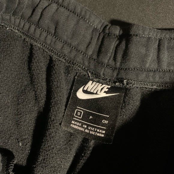 Nike Joggers - Picture 4 of 4